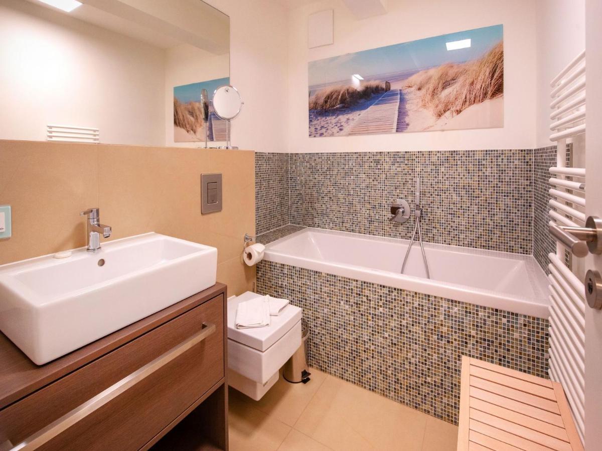 Apartment Dünenresidenz Prora - Mit Meerblick, 2 Schlafzimmern Und Balkon Np203 *